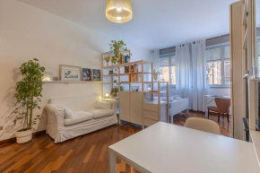 Bright Studio Apartment - Your nest in Bologna